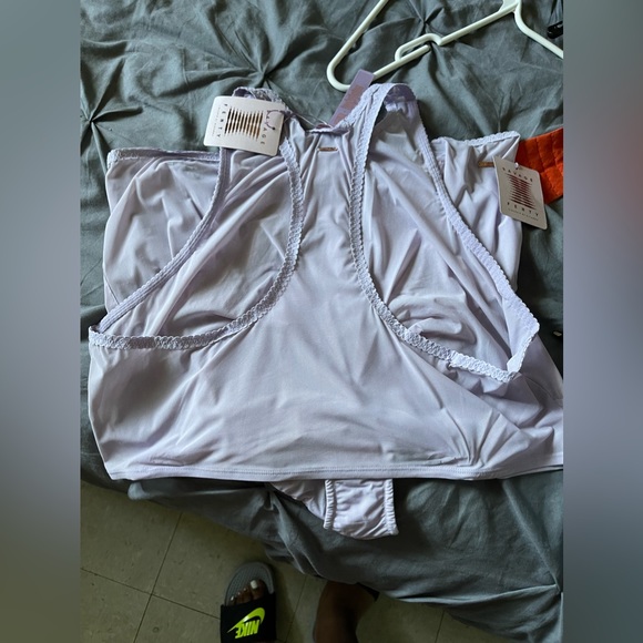 Lingerie - Picture 2 of 4